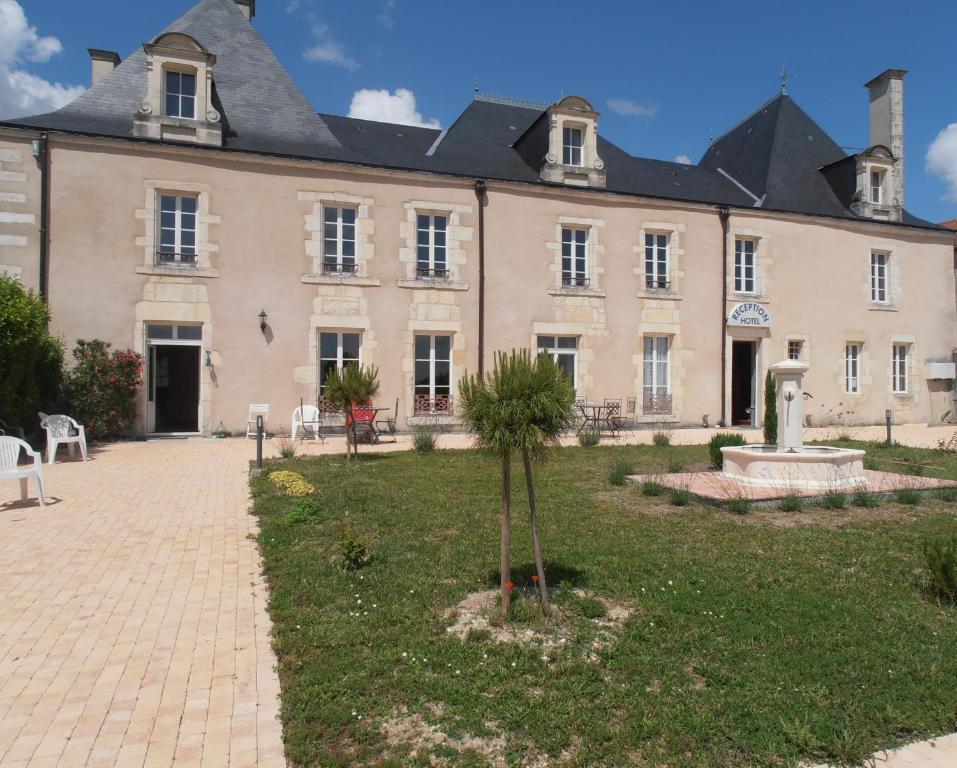 Отель Chateau Sainte Marie Домпьер-сюр-Шарант Экстерьер фото