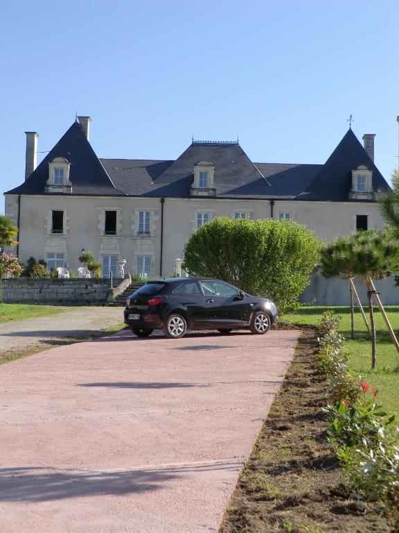 Отель Chateau Sainte Marie Домпьер-сюр-Шарант Экстерьер фото