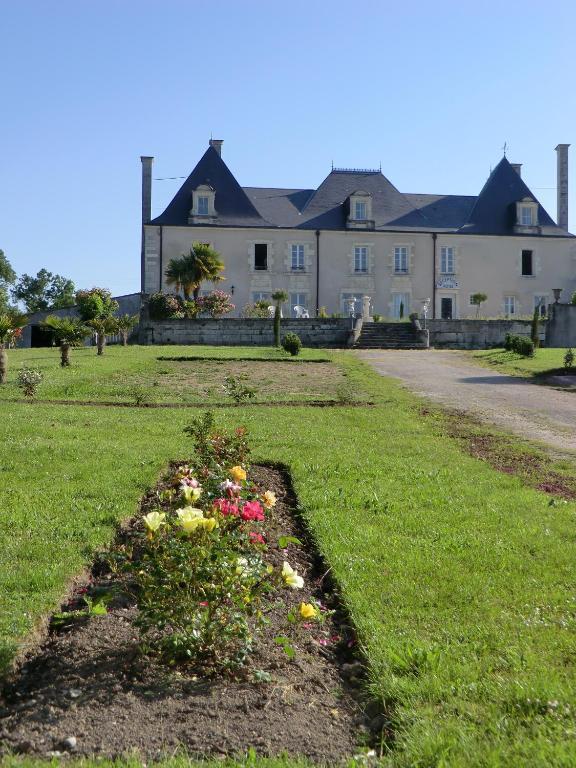 Отель Chateau Sainte Marie Домпьер-сюр-Шарант Экстерьер фото